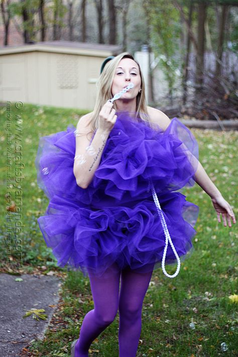 Diy Loofah Costume, Loofah Costume, Candy Costumes, Shower Puff, Clever Halloween Costumes, Halloween Costume Idea, Homemade Halloween Costumes, Holloween Costume, Diy Kostüm