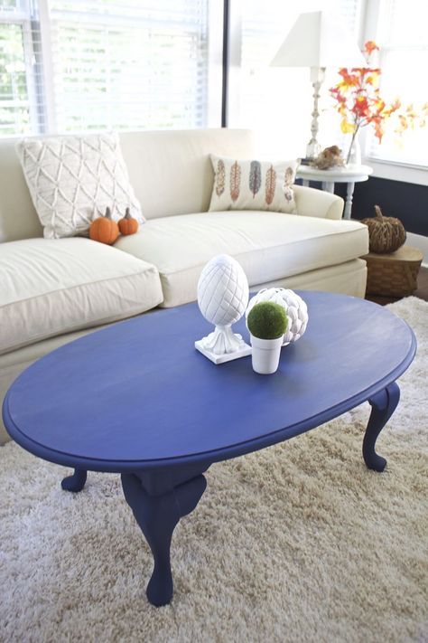 34 Beautiful Blue Furniture Makeovers - 2 Bees in a Pod Coffee Table Chalk Paint, Blue And White Fall Decor, White Coffee Bar, Table Chalk Paint, Chalk Paint Dining Table, Chalk Paint Coffee Table, Napoleonic Blue, Paint Makeover, Chalk Paint Makeover