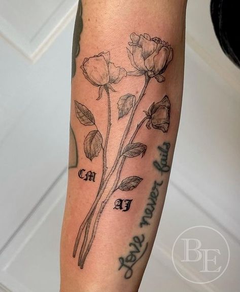 Dry Flowers Tattoo, Dried Rose Tattoo, Dried Flowers Tattoo, Dried Flower Tattoo, Bouquet Of Roses Tattoo, Aiden Tattoo, Women Arm Tattoos, Ty Tattoo, Rose Bouquet Tattoo