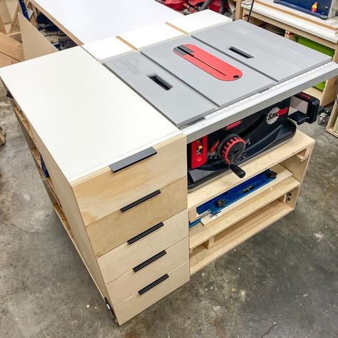 Add storage and an outfeed to your jobsite table saw with this DIY table saw stand! Jobsite Table Saw Station, Small Table Saw Station, Assembly Table With Table Saw, Table Saw Setup, Table Saw Stand Plans, Sawstop Outfeed Table, Sawstop Table Saw, Table Saw Stand Diy, Saw Table Work Bench