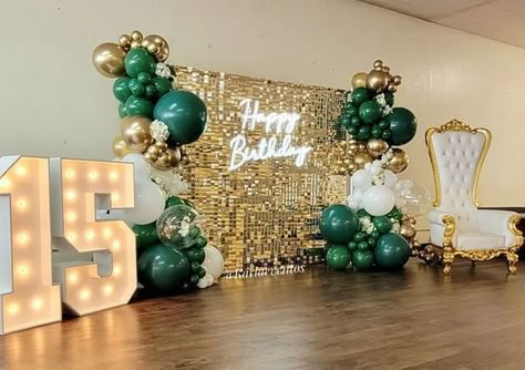 Emerald Green Sweet 15 Decor, Quinceanera Sign In Ideas, Emerald Green And Gold 15 Decorations, Esmeralda Green Quince Decorations, Green Gold Quinceanera Theme, Quinceañera Centerpieces Ideas Green, Sweet 16 Decorations Green And Gold, Sweet 16 Decorations Emerald Green, Quinceanera Decorations Emerald Green