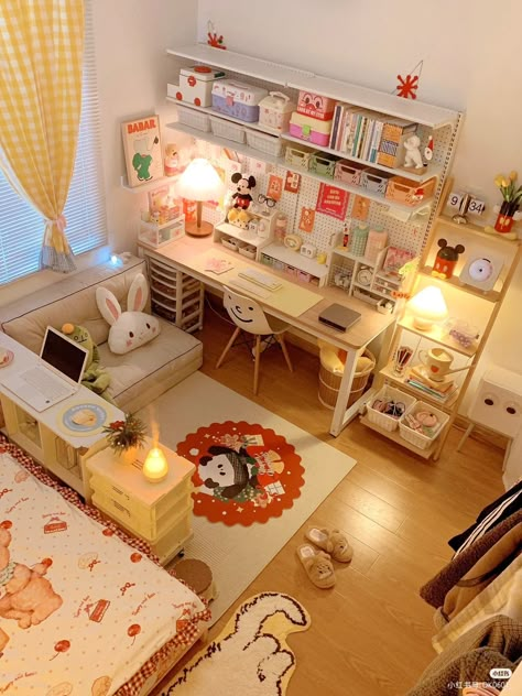 Cute Small Rooms, Desk And Sitting Area, Sitting Area Decor, Sitting Desk, Kawaii Home, Chic Desk, Cute Bedroom Ideas, Room Redesign, Pastel Room