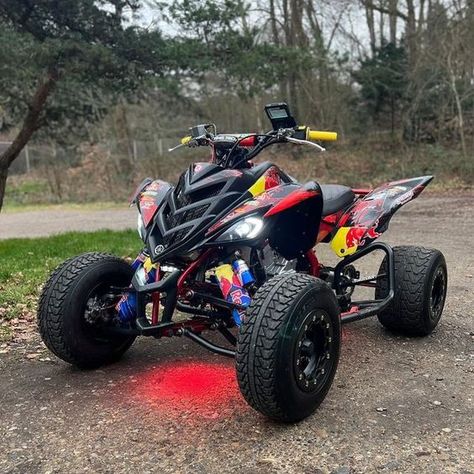 Atv Quads Yamaha, Atv Motor, Srt Jeep, Sport Atv, Atv Car, Motocross Love, Cool Dirt Bikes, Yamaha Racing, Off Road Bikes