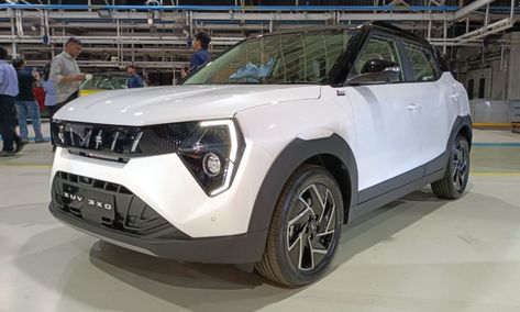 Mahindra XUV 3XO delivers 1,500 units on day one, boasts advanced features, multiple engine options, and competitive pricing from Rs 7.49 lakh. -  #ADAS #bookings #Deliveries #engineoptions #Features #India #MahindraXUV3XO #price #rivals #subcompactSUV #transmission Xuv 300, 7 Seater Suv, Subcompact Suv, Health Game, Mobile Tech, Latest Smartphones, Torque Converter, Harman Kardon, Infotainment System