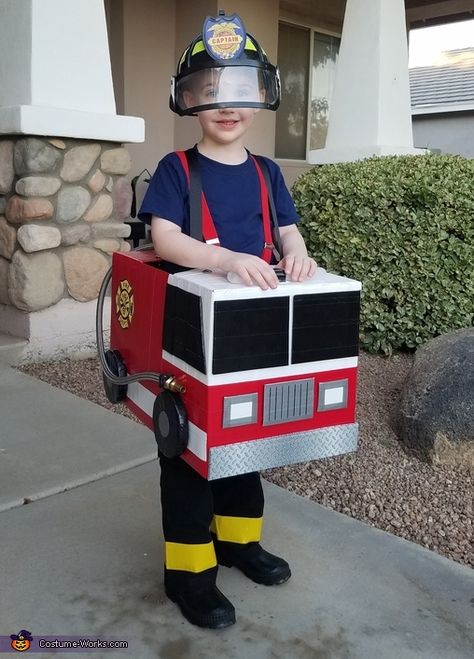 Chicago Halloween, Firefighter Costume Kids, Squash Souffle, Strawberry Ghosts, Diy Costumes For Boys, Boys Halloween Costumes Diy, Firefighter Halloween, Cookies Strawberry, Halloween Costumes To Make