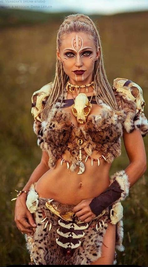 Warrior Makeup, Barbarian Costume, Viking Makeup, Vikings Halloween, Barbarian Woman, Viking Warrior Woman, Theme Carnaval, Warrior Costume, Viking Costume