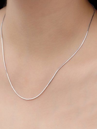 Silver Chains For Women, Gold Neck Chain, Everyday Jewelry Gold, Minimalist Necklace Silver, Chain Necklace Silver, Estilo Swag, Gold Chain Design, Antique Jewelry Indian, Snake Chain Necklace