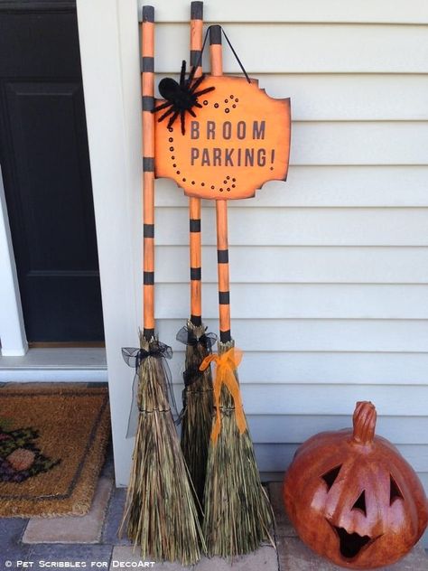 Broom Parking Halloween Decor DIY - this is so easy to create! (And I love the tip about making easy sign lettering too!) #halloween #broomparking #halloweendecor #diyhalloween #halloweenporch Diy Broom, Outdoor Apartment, Porta Halloween, Harry Potter Halloween Decorations, Halloween Decorations Outdoor Porch, Broom Parking, Diy Halloween Party, Elegant Halloween Decor, Scary Halloween Decorations Outdoor