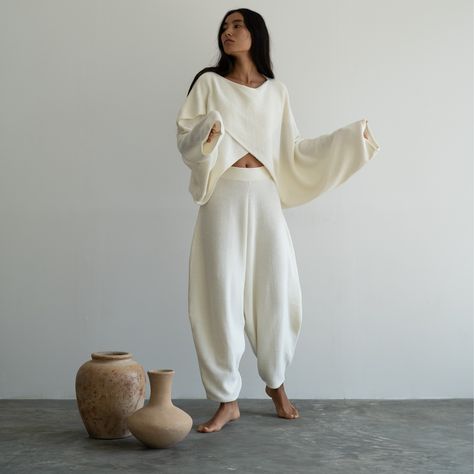 Oysho Outfits, Classy Loungewear, Elegant Loungewear, Sarouel Pants, Cross Sweater, Natural Linen Dress, Cotton Loungewear, Skincare Routines, Couture Tops