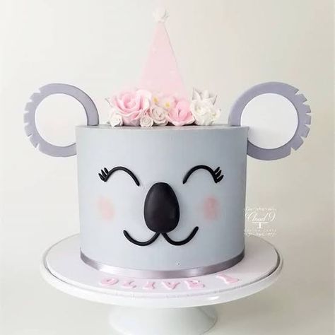 Koala Cake, Charm City Cakes, Cake Decorating Equipment, Cake With Fondant, Fondant Cake Designs, Cake Classes, Charm City, Fondant Animals, 1st Birthday Cakes