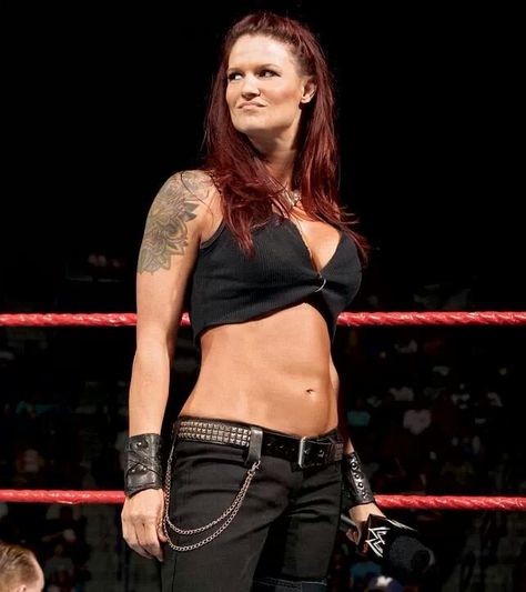 Lita favorite WWE Diva and female wrestler Amy Dumas, Wwe Lita, Wwe Trish, Wwf Diva, Paige Wwe, Wwe Women, Wwe Female Wrestlers, Wwe Girls, Wrestling Divas