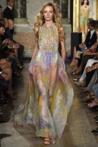 Emilio Pucci RTW Spring 2015 Pucci Dress, Luxurious Dresses, Herve Leger Dress, Frock Fashion, Style Guru, Donatella Versace, Flowing Dresses, Couture Runway, Fashion Images