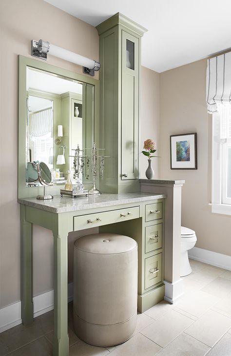 Small Bathroom Makeup Vanity, Bathroom Makeup Vanity Ideas, Vanity Ikea, Vanity Nook, Makeup Vanity In Bathroom, Vanity In Bathroom, Small Makeup Vanities, Makeup Vanities, Bathroom With Makeup Vanity