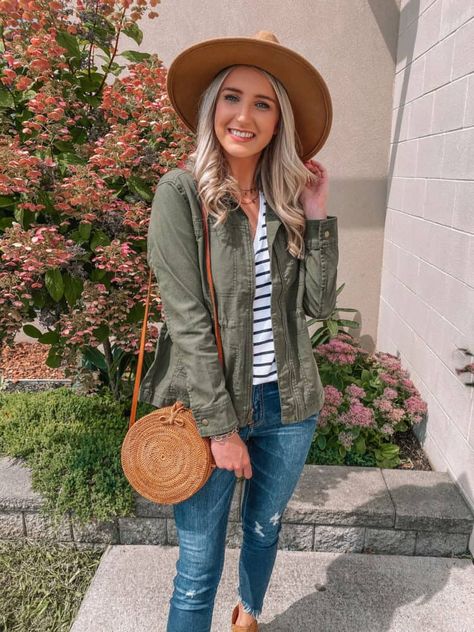 Green Utility Jacket Outfit, Utility Jacket Outfit, Green Jacket Outfit, Fall Fashion Inspiration, Outfits To Try, Fall Transition Outfits, Green Utility Jacket, Fall Transition, Transition Outfits