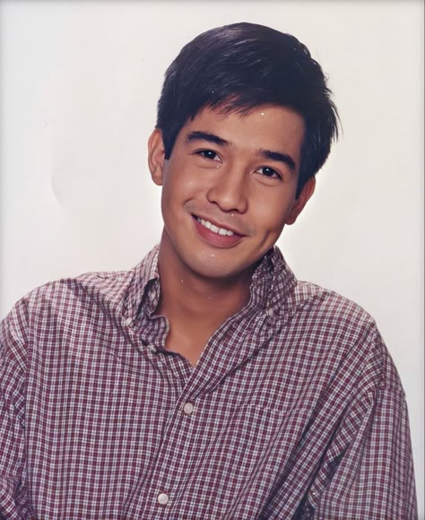 Rico Yan Yearbook Photo, Rico Yan Picture, Rico Yan 90s, Rico Yan Wallpaper Aesthetic, Rico Yan Photos, Rico Yan And Claudine Barretto, Rico Yan Wallpaper, Filipino Actors, Rico Yan