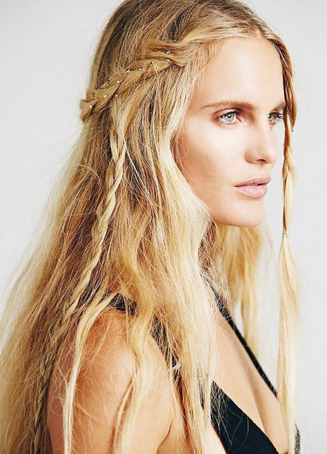 The Top 5 Summer Hair Ideas on Pinterest via @byrdiebeauty Hippie Hair, Effortless Hairstyles, Side Braid, Boho Hairstyles, Grunge Hair, Messy Hairstyles, Hair Dos, Pretty Hairstyles, Fall Hair