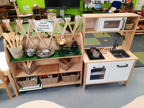 Early Years Playdough Area, Eyfs Montessori Classroom, Playdough Station Eyfs, Eyfs Playdough Area, Playdough Area Eyfs, Malleable Area Eyfs, Natural Eyfs Classroom, Playdough Area, Hygge Classroom