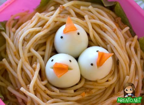 Baby Chicks Spaghetti Decorações Com Comidas, Food Art For Kids, Food Carving, Easy Food Art, Fun Kids Food, Food Crafts, Tasty Treats, Kids Lunch, Food Humor