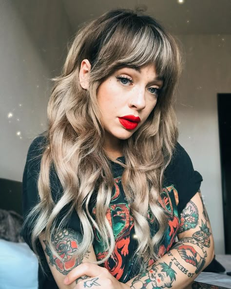 emily kratzer on Instagram: “🌹🌹🌹” Mullet Haircut Woman, Shag Mullet, Long Shag, Mullet Haircut, Shag Hairstyles, Hair Color And Cut, Mullet Hairstyle, Hairstyles For Round Faces, Curtain Bangs