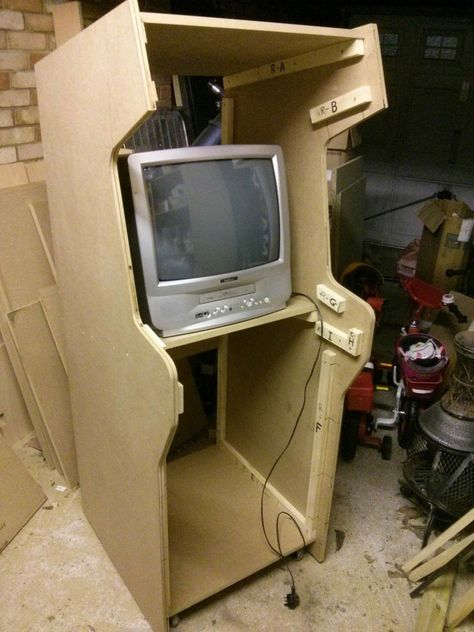 Building a Home Arcade Machine - The TV Monitor | Retromash Diy Arcade Machine, Arcade Games Diy, Arcade Design, Diy Arcade Cabinet, Home Arcade, Diy Arcade, Retro Arcade Machine, Vibe Bedroom, Retro Games Room