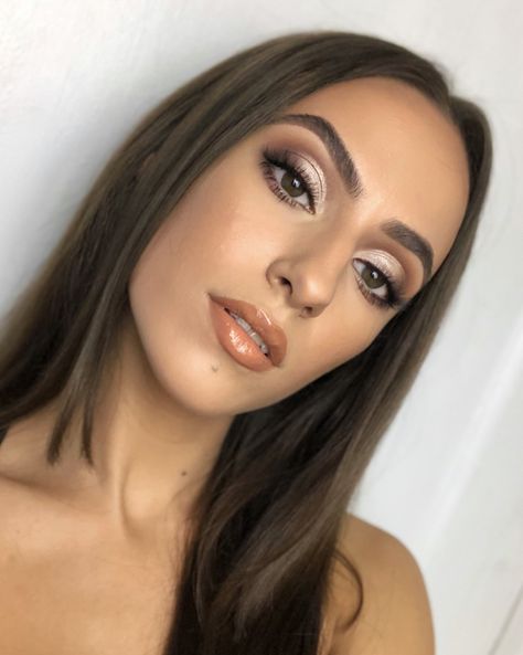 Bronze Soft Glam Cut Crease makeup look by @shainaa_m Soft Glam Makeup Gold Eyes, Half Crease Eyeshadow, Hooded Eye Soft Glam Makeup, Full Glam Makeup Hooded Eyes, Makeup Ideas Full Face Glam, Gold Soft Glam Makeup, Brown Cut Crease Eyeshadow, Gold Cut Crease Makeup, Soft Cut Crease Makeup