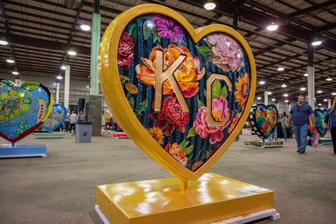 KC’s Parade of Hearts is back for 2024. See some of the 101 hearts that’ll dot the metro — The Kansas City Star Public Art, Local Artists, Kansas City, Kansas, Dots, Statue, Sculpture, Stars, Art