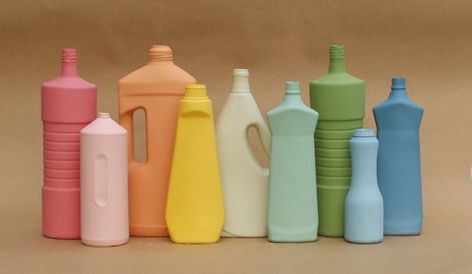 Porcelain Cleaning Bottles - how many coats of paint do I need to turn my old cleaning bottles into these pretty things!? Detergent Bottles, Lamp Makeover, Bottle Images, Cesar Millan, Clean Bottle, Handmade Charlotte, Middle Kingdom, Astuces Diy, China Set