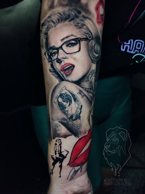 Tatuaje de Marilyn monroe realismo y freestyle Tatoos Woman, Marilyn Monroe Tattoo, Marilyn Monroe Artwork, Dope Tattoos For Women, Tattoo Design Book, Arm Tattoos, Sleeve Tattoos For Women, Design Book, Cover Up Tattoos