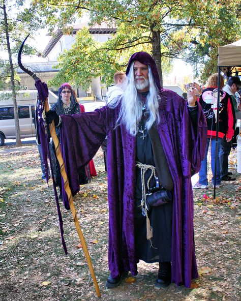 renfaire wizard Wizard And Witch Costume, Wizard Costume Male Diy, Wizard Core Aesthetic Outfit, Wizard Outfit Ideas, Wizard Costume Women, Enchanted Garden Outfit, Sorcerer Outfit, Battle Wizard, Wizard Outfit