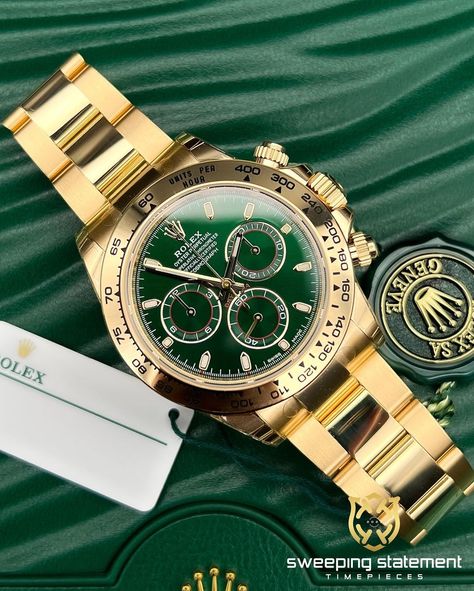 Sweeping Statement Timepieces on Instagram: “Green with envy …….the money dial Daytona. 📈 Rolex Cosmograph Daytona, yellow gold with green dial REF - 116508 2022 - Brand new - Fully…” Rolex Daytona Gold Green Dial, Rolex Daytona Cosmograph, Gold Rolex Mens, Rolex Daytona Gold, Rolex Cosmograph Daytona, Cosmograph Daytona, Rolex Watches For Men, Expensive Jewelry Luxury, Gold Rolex