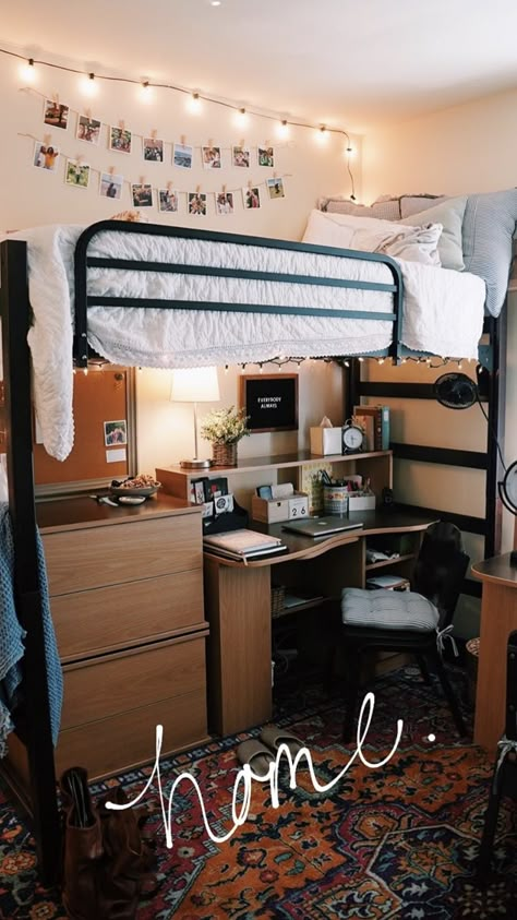 Dorm Room Colorful, Room Ideas Dorm, Bedding Dorm, Dorm Room Colors, College Bedroom Decor, Dorm Room Layouts, Cozy Dorm, College Dorm Room Inspiration, Dream Dorm Room