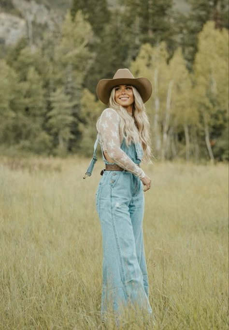 Western Fall Outfits, Boho Western Outfits, Mode Country, Foto Cowgirl, Casual Country Outfits, Look Boho Chic, Looks Jeans, Southern Outfits, Country Style Outfits