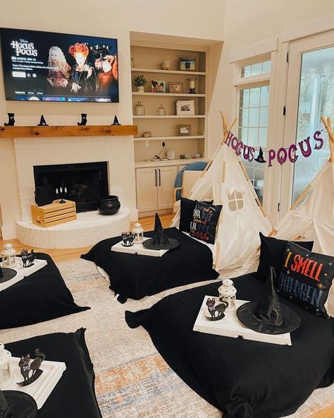 Movie Night Kit, Bachelorette Slumber Parties, New Hocus Pocus, Sleepover Beds, Halloween Sleepover, Birthday Sleepover Ideas, Happy First Day Of Fall, Hocus Pocus Party, Country Halloween