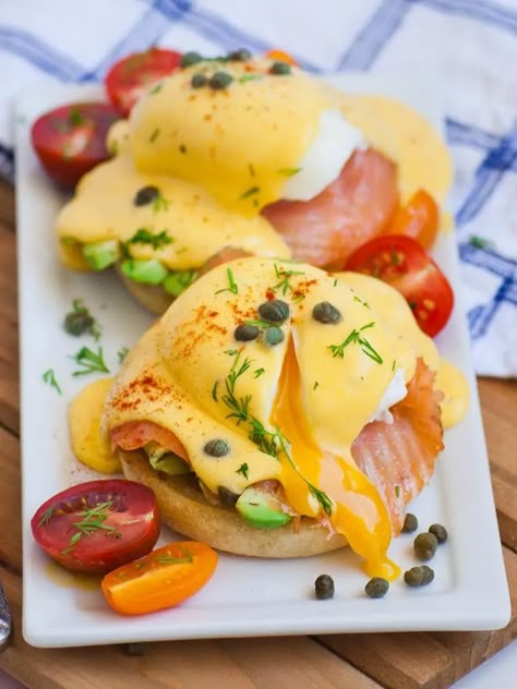 Smoked Salmon Eggs Benedict Recipe (video) - Tatyanas Everyday Food Smoked Salmon Eggs, Salmon Eggs Benedict, Bacon And Cheese Quiche, Salmon Smoked, Best Smoked Salmon, Smoked Salmon And Eggs, Benedict Recipe, Food Salmon, Recipe For Hollandaise Sauce