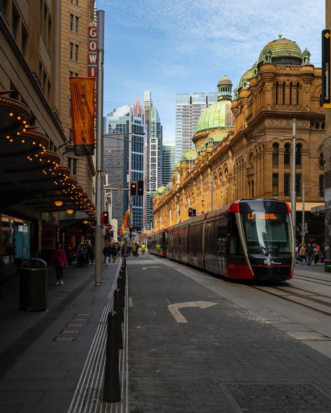 📷 Saturday afternoon in the Sydney CBD📍Sydney, New South Wales, Australia 📸 Nikon ZF and Nikkor 35mm f/1.8 lens. . #photography #australia #sydney #sydneyphotography #australianphotographer #sydney #chasethelight #light #nikoncreators #mynikonlife #nikonzf Sydney Aesthetic, Sydney Architecture, Sydney Apartment, Australia City, Places In Melbourne, 2025 Goals, Sydney Photography, Things To Do In Sydney, Sydney Travel