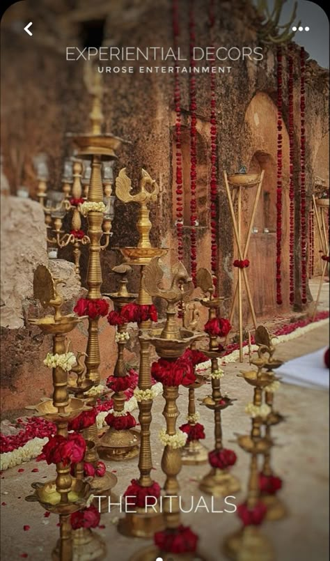 Indian Royal Wedding Decor, Rajasthan Wedding Decor, Traditional Hindu Wedding Decor, Jaipur Wedding Decor, Home Flower Decor, Diwali Decorations At Home, Wedding Decor Photos, Ganpati Decoration Design, Mandap Decor