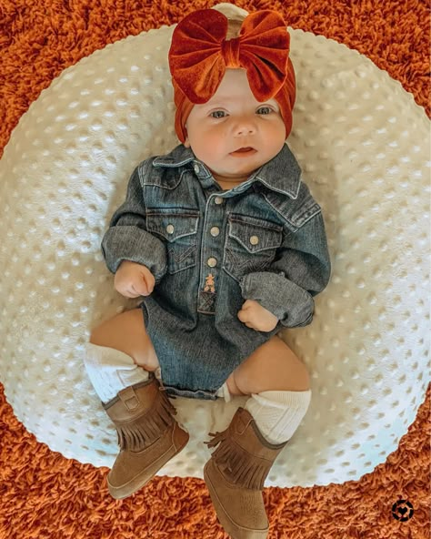 Wrangler baby outfit https://velvetbrumby.com/shop-my-instagram/ Newborn Cowgirl Outfit, Baby Cowgirl Outfit, Western Newborn Outfits, Baby Western Outfit Girl, Baby Cowboy Outfits, Baby Girl Western Outfits, Baby Boy Western Outfits, Cowboy Garfield, Western Pregnancy Outfits