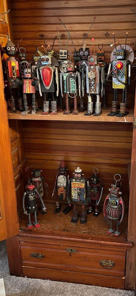 The Art of Assemblage  & Found Object Art | Here’s another group shot from last year | Facebook Found Object Art Assemblages, Recycled Robot, Assemblage Art Dolls, Diy Robot, Scrap Art, Object Art, Trash Art, Art Dolls Cloth, Found Object Art