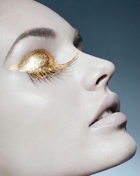 . Lashes Logo, Gold Lips, Gold Beauty, Gold Makeup, Trendy Makeup, Makeup Photography, Negroni, Fantasy Makeup, Editorial Makeup