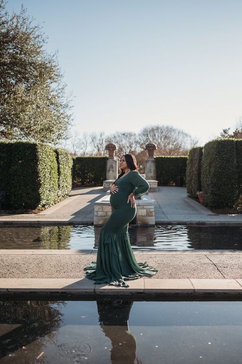 Dallas Arboretum Maternity Photography, Botanical Garden Maternity Photoshoot, Botanical Gardens Maternity Shoot, Botanical Garden Maternity Shoot, Garden Maternity Photoshoot, Arboretum Photoshoot, Garden Maternity Shoot, Client Photoshoot, Family Maternity Pictures