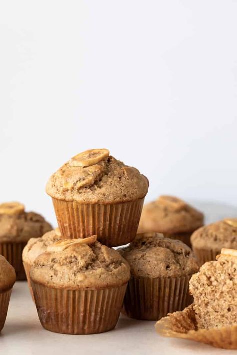 Whole Wheat Banana Muffins, Wheat Banana Muffins, Homemade Muffins Recipe, Banana Muffins Recipe, Whole Wheat Muffins, Banana Muffins Easy, Healthy Banana Muffins, Banana Muffin Recipe, Grab And Go Breakfast