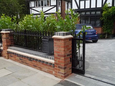 Paramount Paving Specialist walling brickwork fences railings steps block paving in kent essex and london build ponds Front Drive Wall Ideas, Driveway Wall Ideas Entrance, Driveway Fencing Ideas, Brick Wall Front Garden, Garden Walls And Fences, Garden Wall Ideas Brick And Fence, Front Garden Wall Ideas Brick, Brick Wall Front Of House, Front Yard Wall Ideas