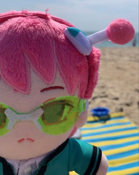 Saiki Plush, Kusuo Saiki, Anime Plushies, Disastrous Life Of Saiki K, Saiki Kusuo, Saiki K, Pink Hair, Anime Stuff, At The Beach