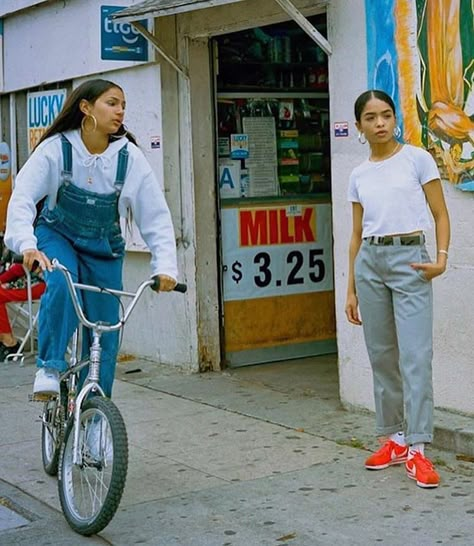 Old Nike Cortez ad 90s Latina Fashion, Nike Cortez Outfit, Nike Campaign, Chola Style, Estilo Cholo, Chicana Style, Cowgirl Style Outfits, Latina Fashion, 90s Outfit