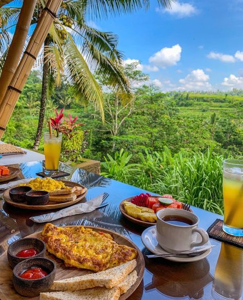 Breakfast Aesthetic Mornings, Breakfast In Bali, Aesthetic Mornings, Bali Food, Breakfast Aesthetic, Bali Travel Guide, Bali Island, Denpasar, Destination Voyage