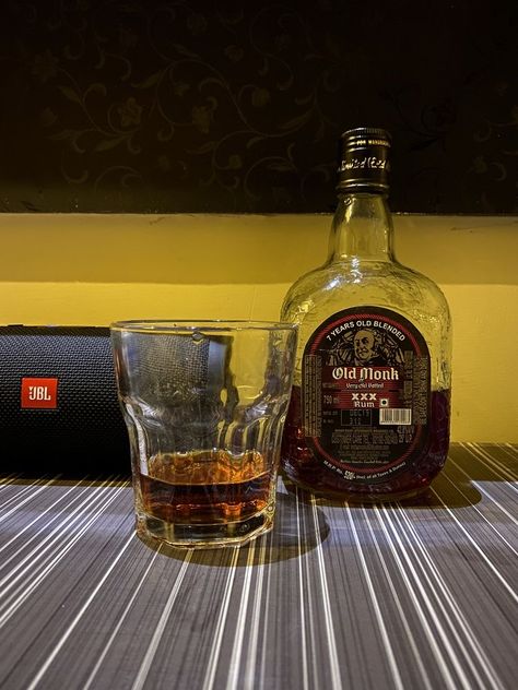 #aesthetic #wine #drinks Old Monk Snap, Old Monk Rum, Kingfisher Beer, Aesthetic Wine, Daaru Party Pic, Diwali Crackers, Dog Snapchats, Night Story, Old Monk