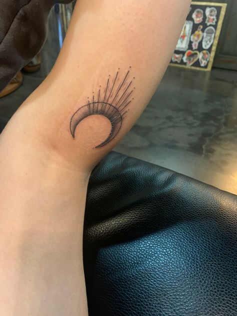 The Rising Woman Symbol Tattoo, Rising Woman Symbol, Rising Woman Symbol Tattoo, Rising Woman Tattoo, Chic Tattoo, Female Symbol, Spine Tattoos For Women, Symbol Tattoos, Stylist Tattoos