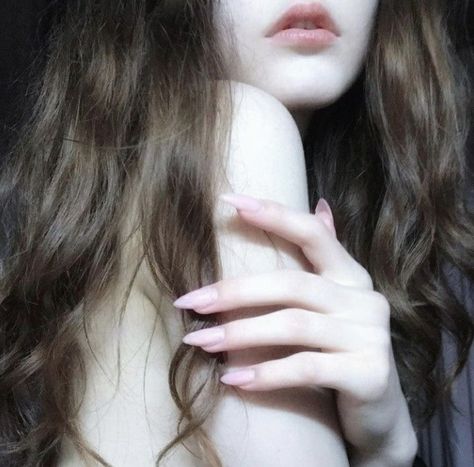 Pale White Skin, Pale Aesthetic, Mode Ulzzang, Pale White, Beauty Goals, Pretty Skin, Pale Skin, Fair Skin, Dream Body