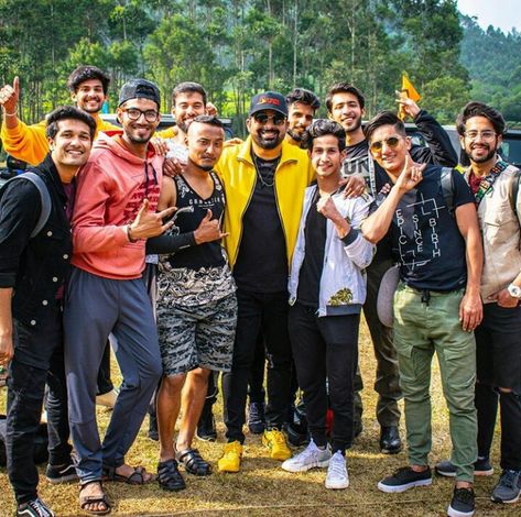 MTV roadies Real Heroes Boyss❤ Mtv Roadies, Real Hero, Mtv, Happy Birthday, Entertainment, Couple Photos, India, Birthday, Quick Saves