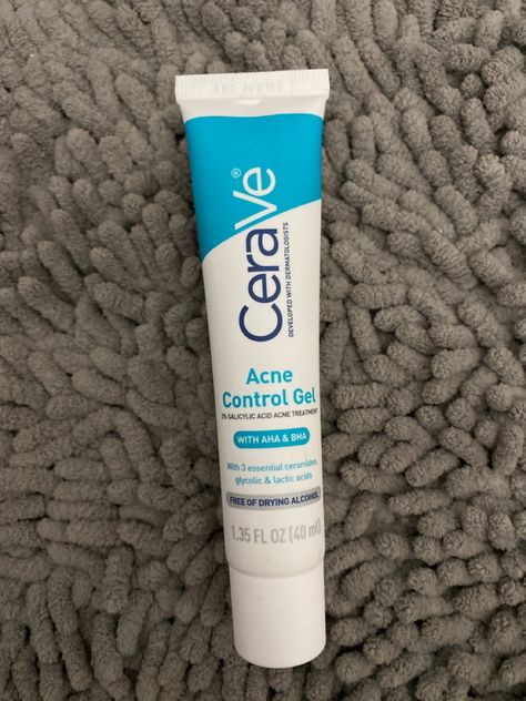 Cerave Acne Control Gel, Shoulder Acne, Beauty Basket, Salicylic Acid Acne, Blush Beauty, Acne Control, Aha Bha, Smart Water Bottle, Back Shoulder